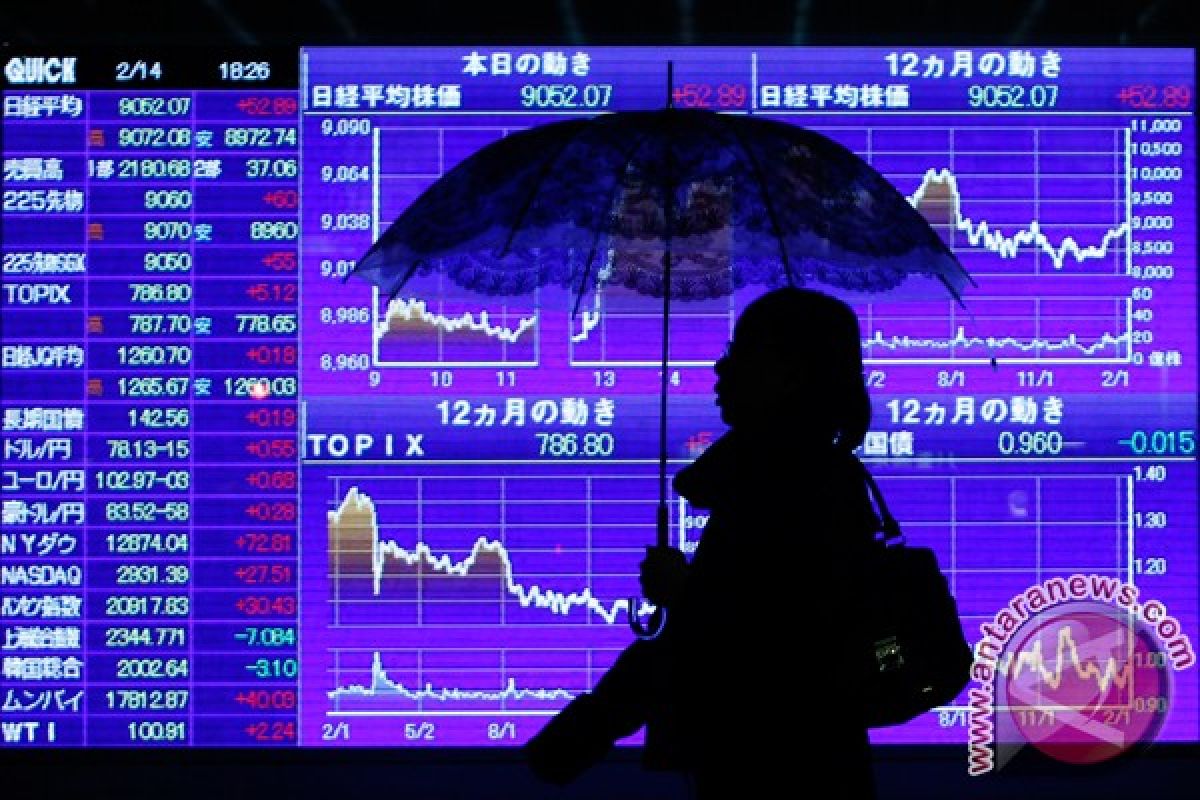 Saham Tokyo turun empat persen lebih