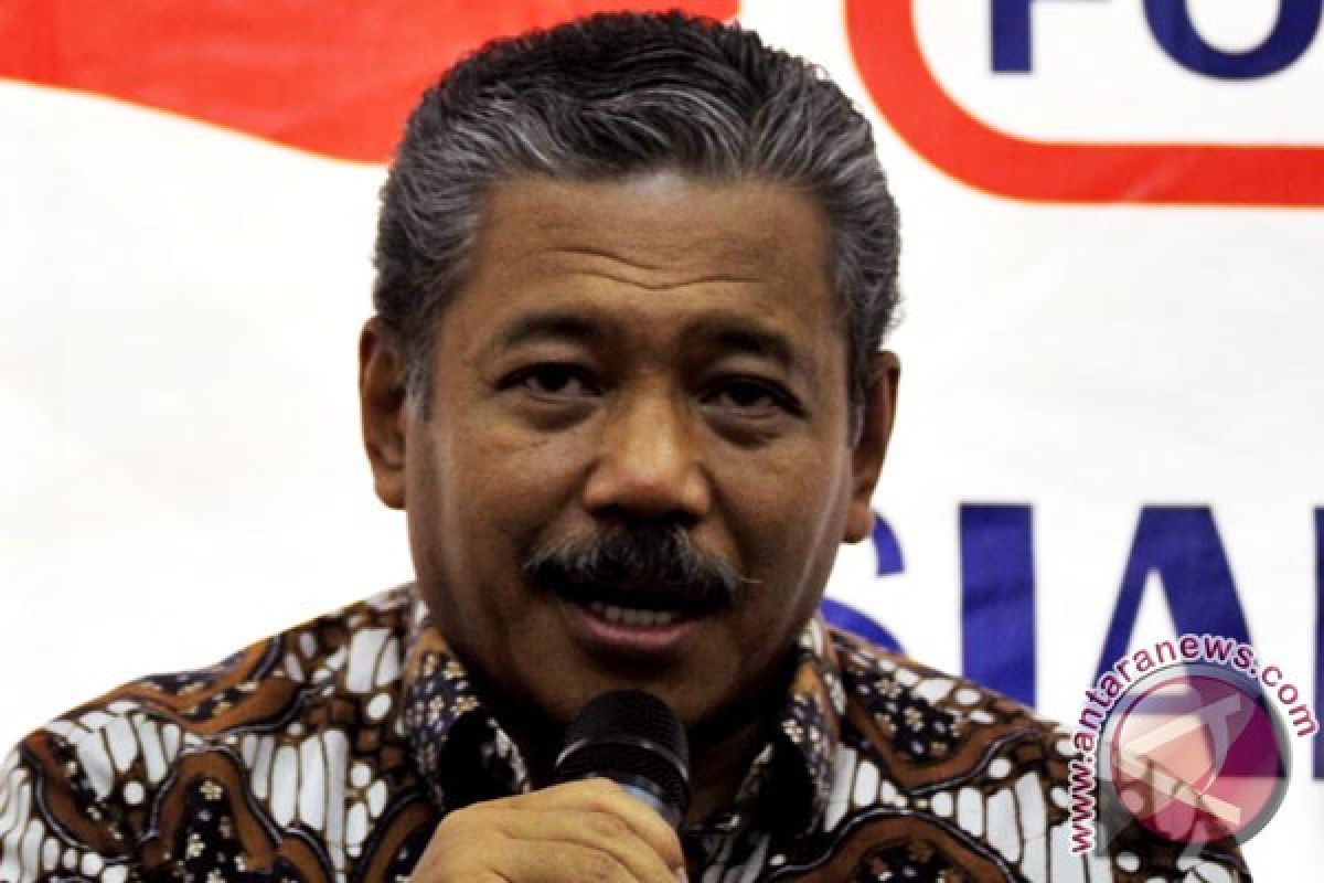 Hayono Isman ajak knpi majukan demokrasi