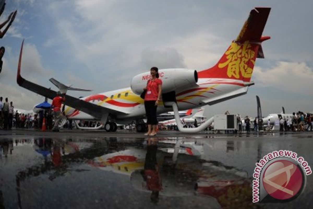Jelang Hari Pers, lima jet pribadi mendarat di Padang
