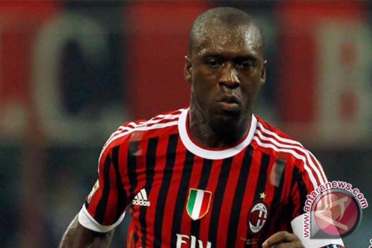 Pemain Milan Seedorf cedera