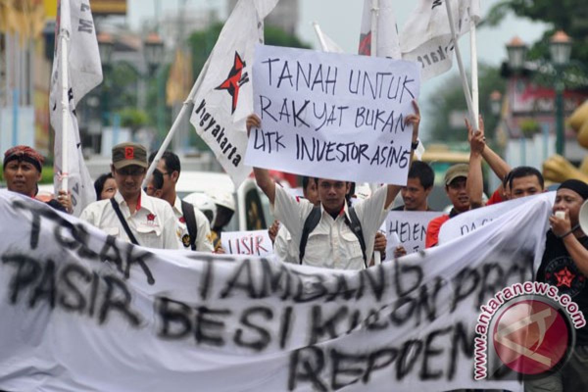 Warga keberatan penambangan pasir menggunakan alat berat