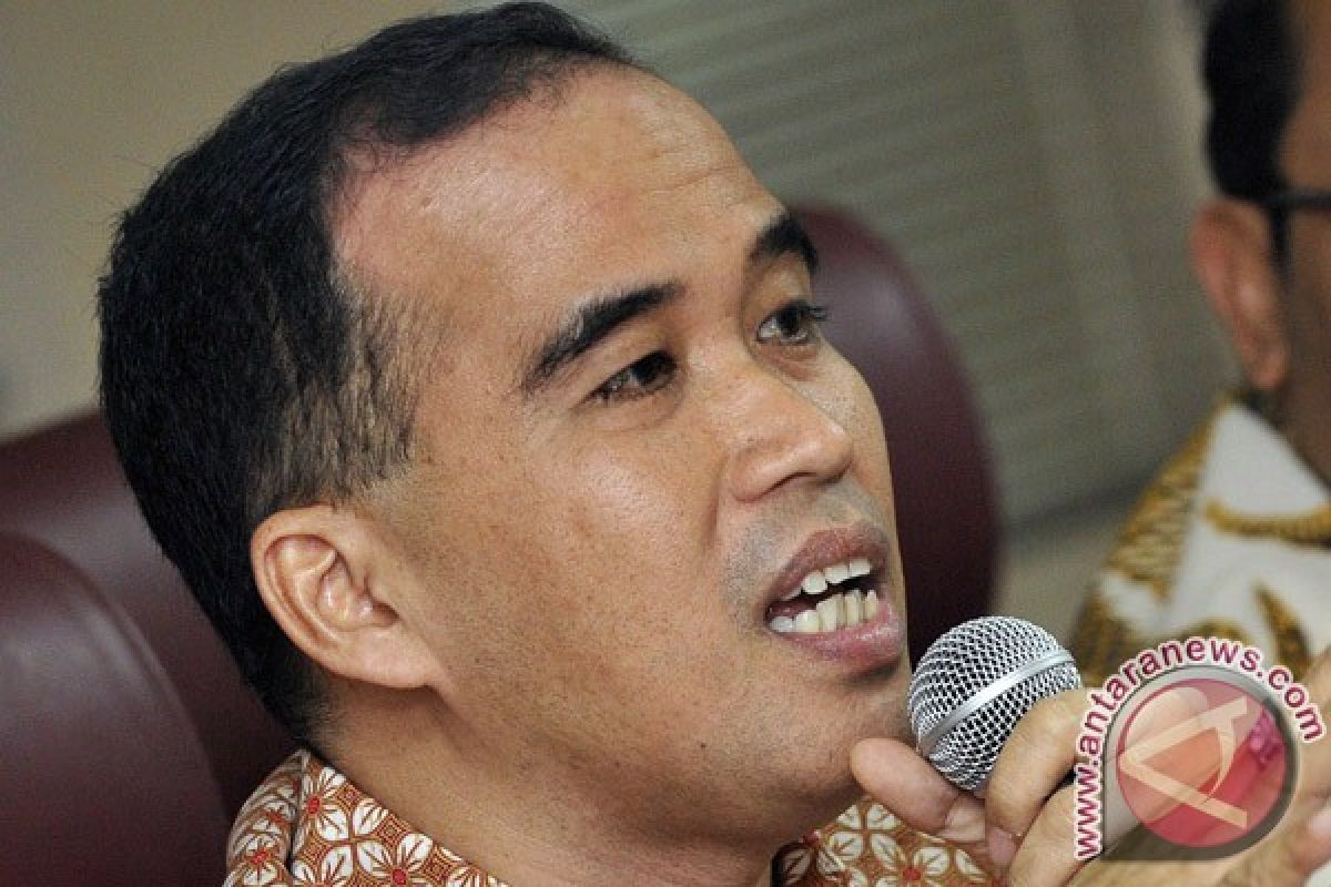 Anggota DPD khawatirkan politik uang makin ramai pada pemilu 2014