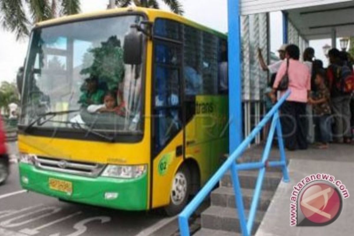 Pakar: perbaikan angkutan umum atasi kemacetan 