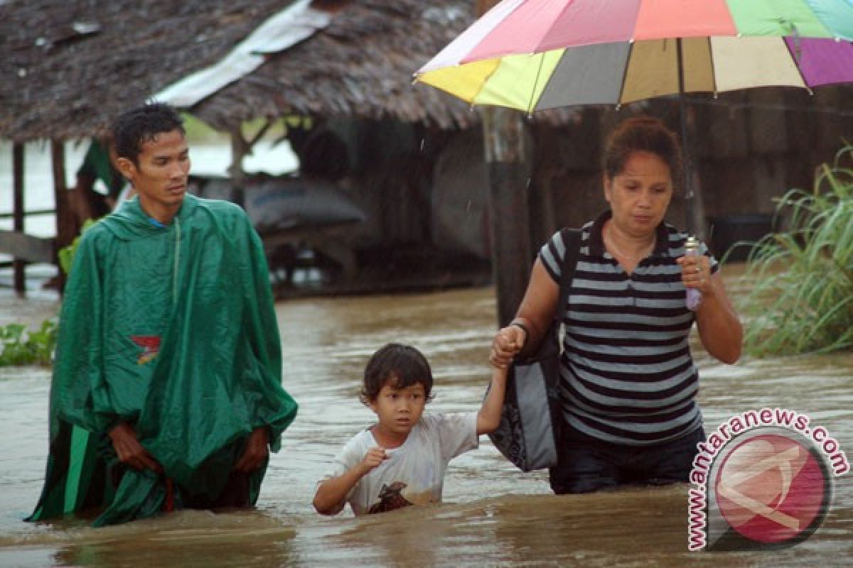 60 banjir dalam 10 tahun di Indonesia