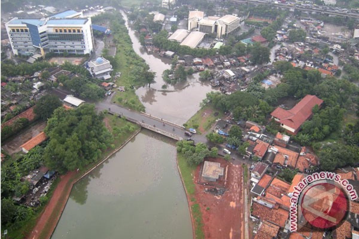 Dilarang pasang baliho di Kanal Banjir Barat