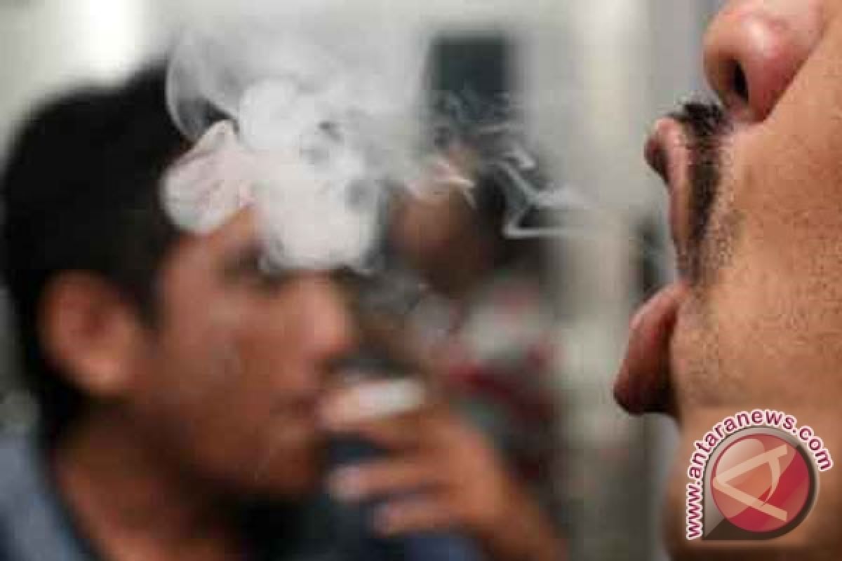 Indonesia memiliki perokok aktif terbanyak  