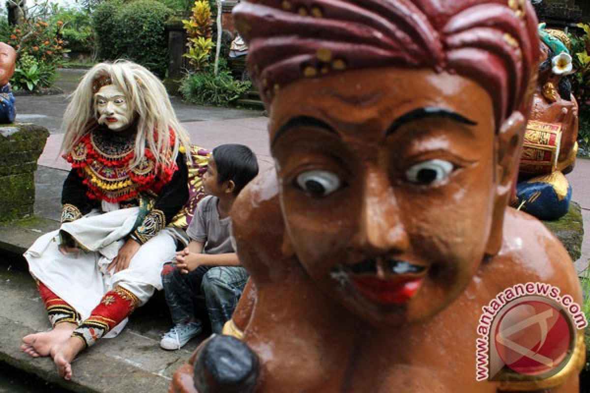 President witnesses cultural festival in Bali