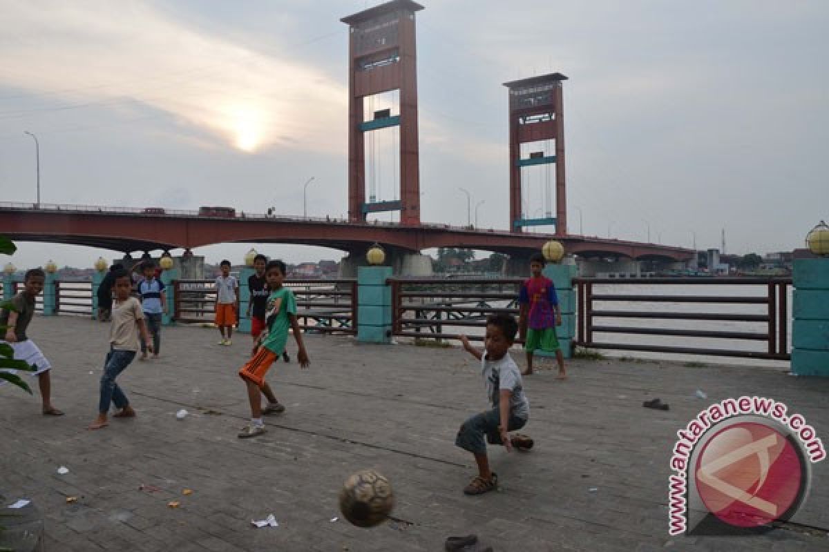 Ratusan anak jalanan berebut peluang ke Piala Dunia Brasil 