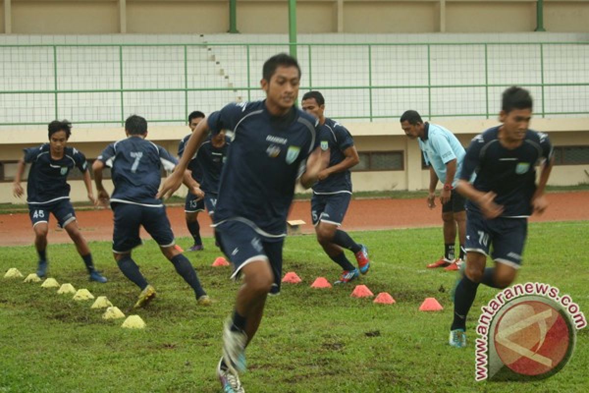 Persela ditahan imbang Persisam 1-1