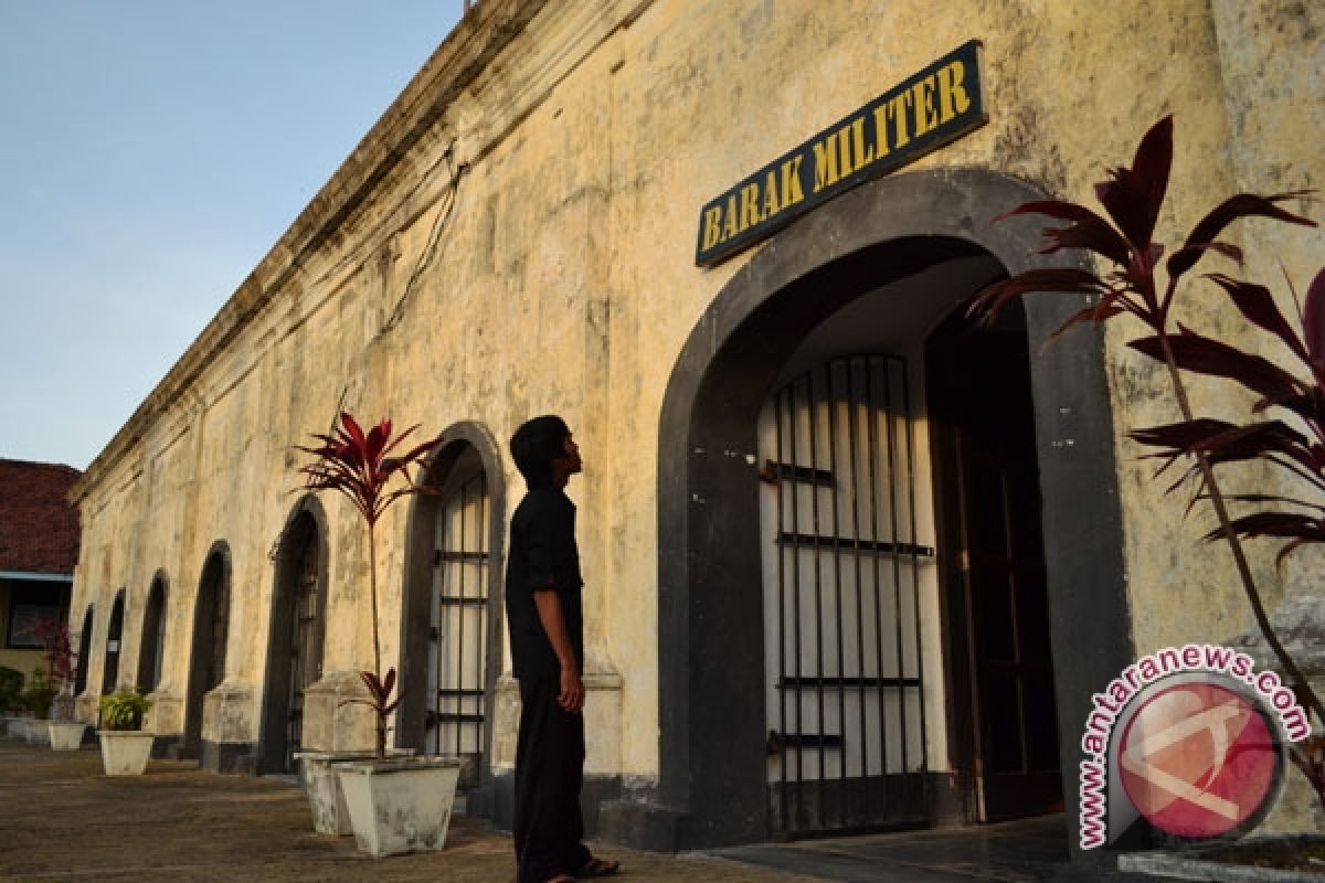 Benteng Marlborough lokasi pengamatan GMT di Bengkulu