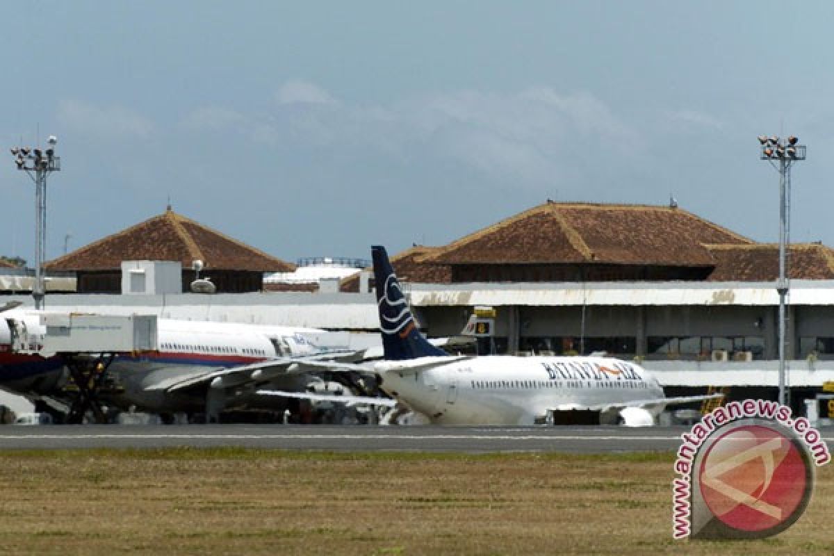 Bandara Ngurah Rai ditutup hingga Sabtu siang