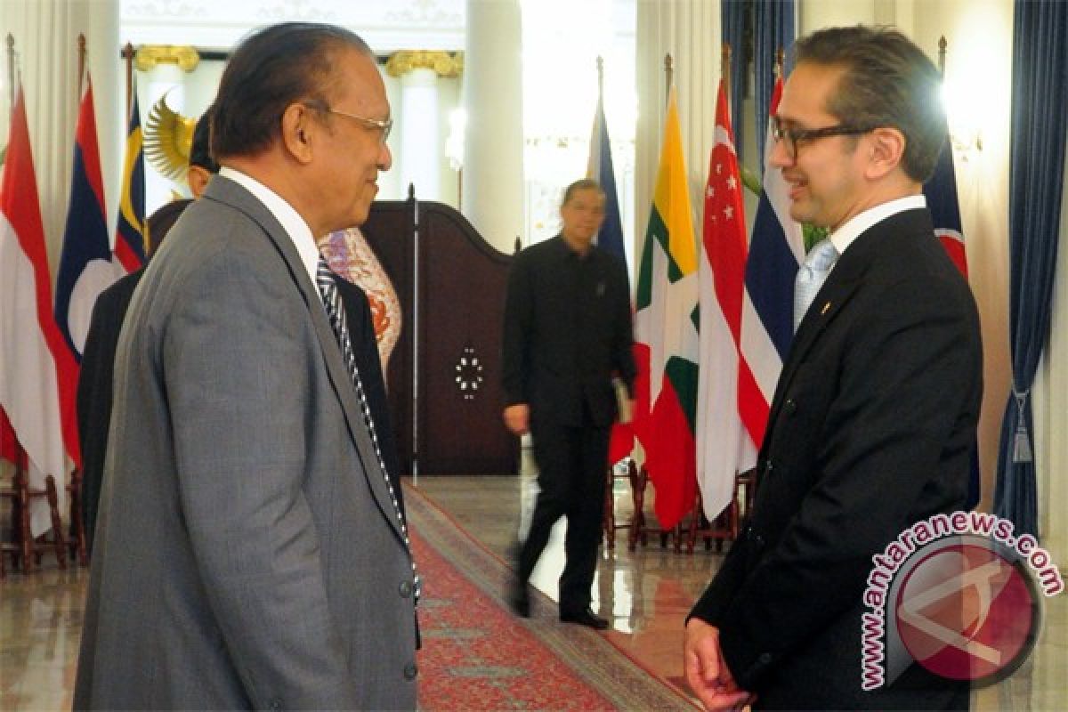 FM Marty receives Myanmar human rights delegation