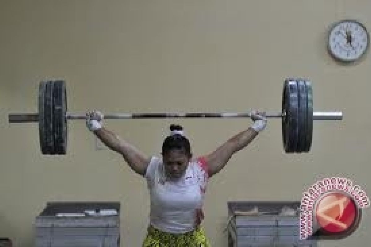 Lifter Putri Berburu Kuota Olimpiade