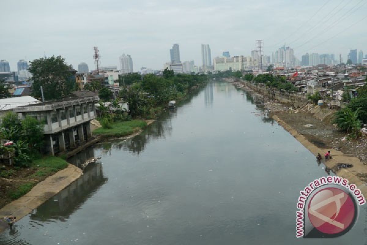 Jakarta facing water crisis