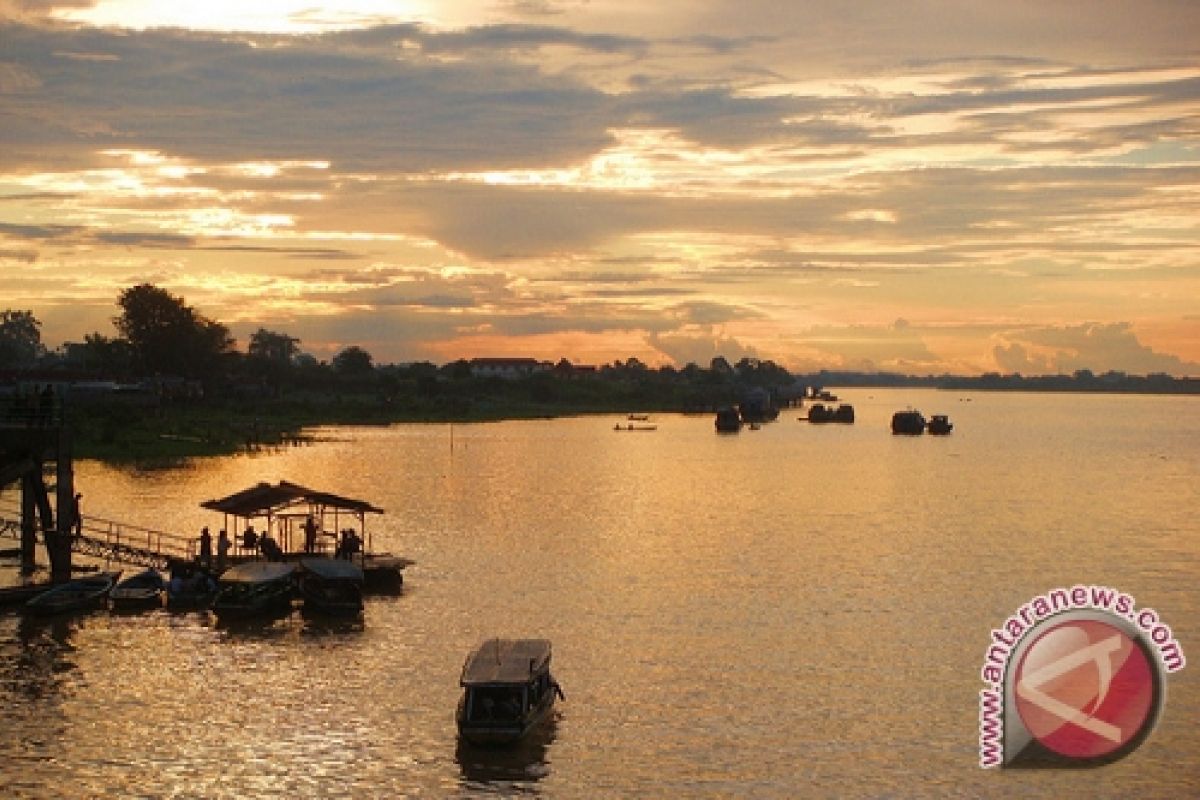 Air Sungai Batanghari naik warga  diminta waspada