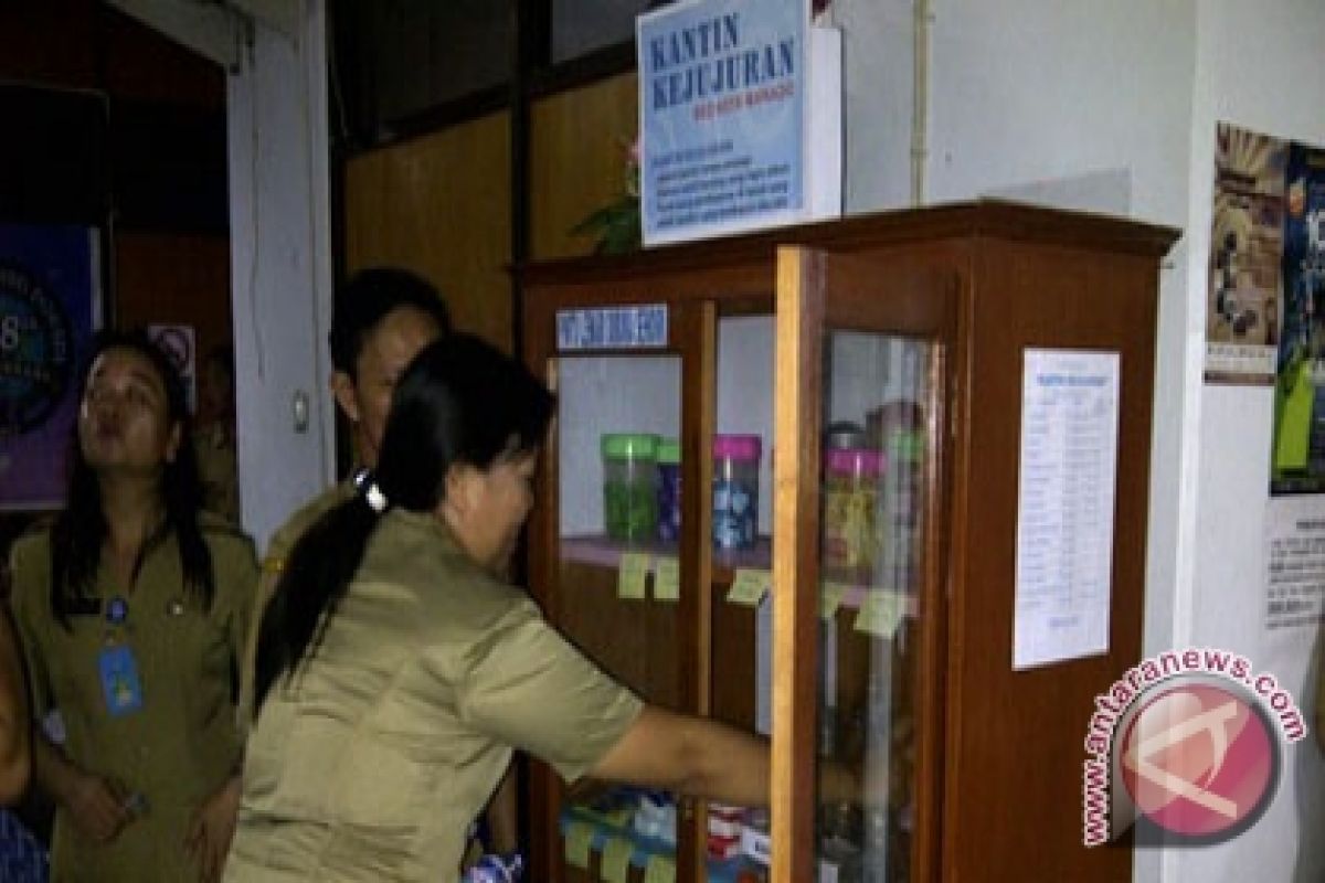 Pemkot Manado Wajibkan Kantin Kejujuran