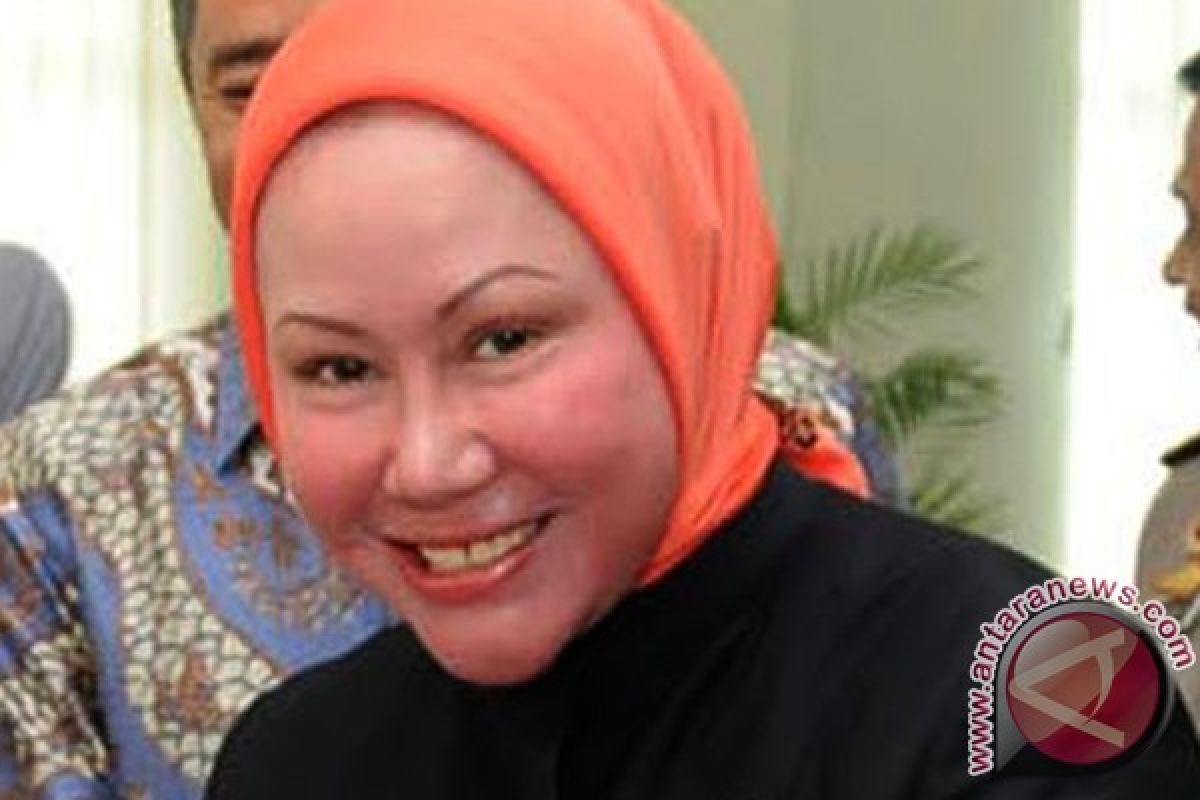 KPK cegah Gubernur Ratu Atut Chosiyah ke luar negeri