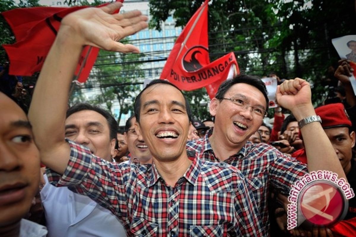 Kemenangan Jokowi-Ahok untungkan pedagang baju di Pamekasan