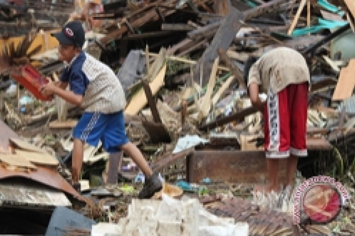 76 Rumah Rusak Akibat Rob