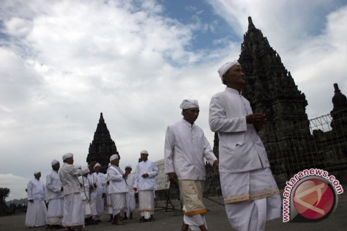 Umat Hindu ikuti Tawur Agung di Prambanan