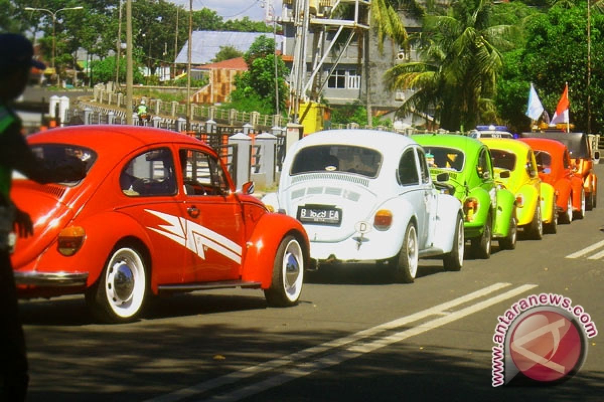 Anggota klub Volkswagen nikmati pariwisata Bengkulu