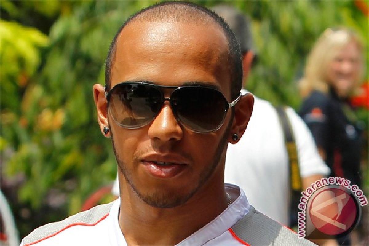 Lewis Hamilton posisi pole untuk Mercedes di Tiongkok F1