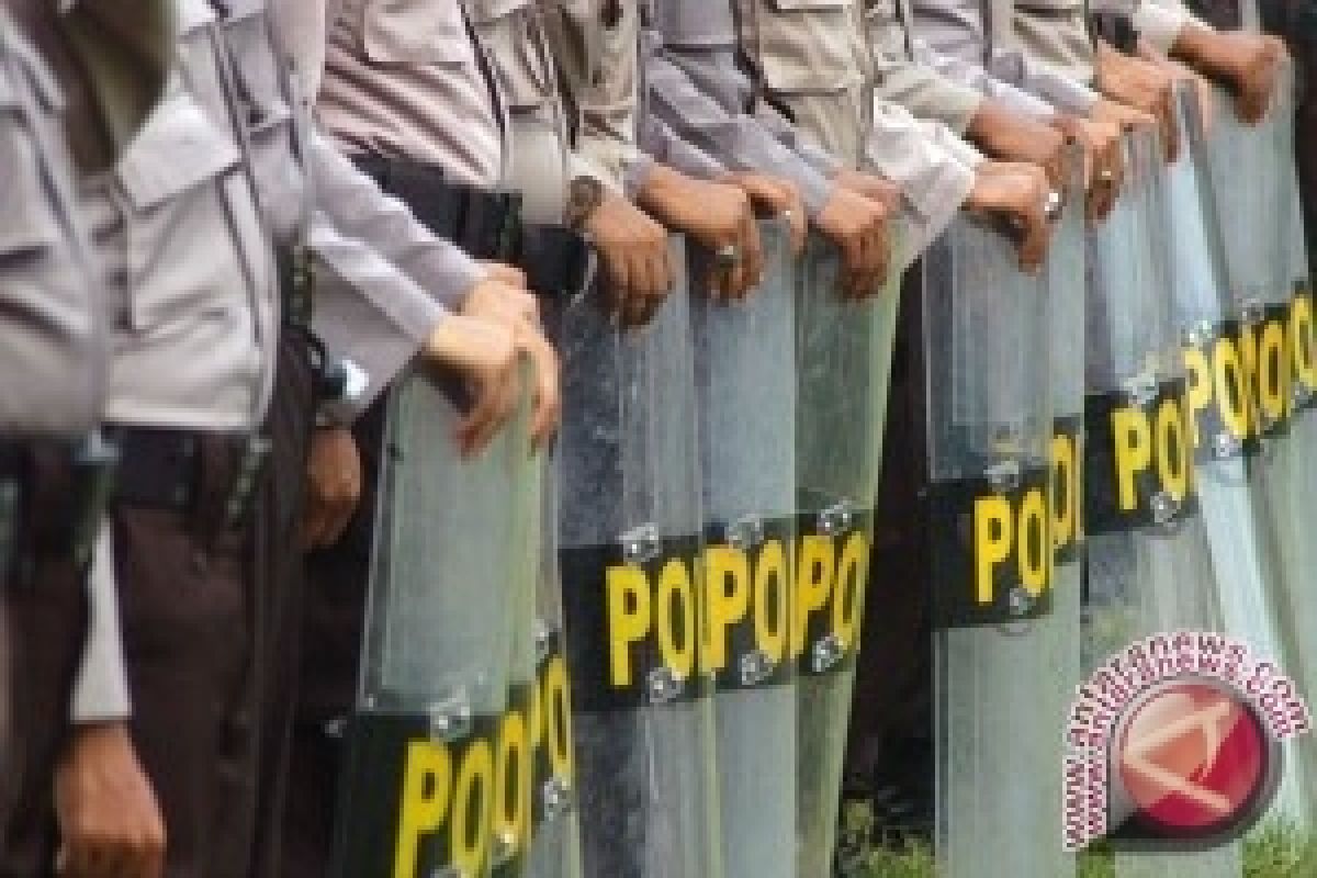 Petugas Gabungan Amankan Kunjungan Wapres Di Pontianak 