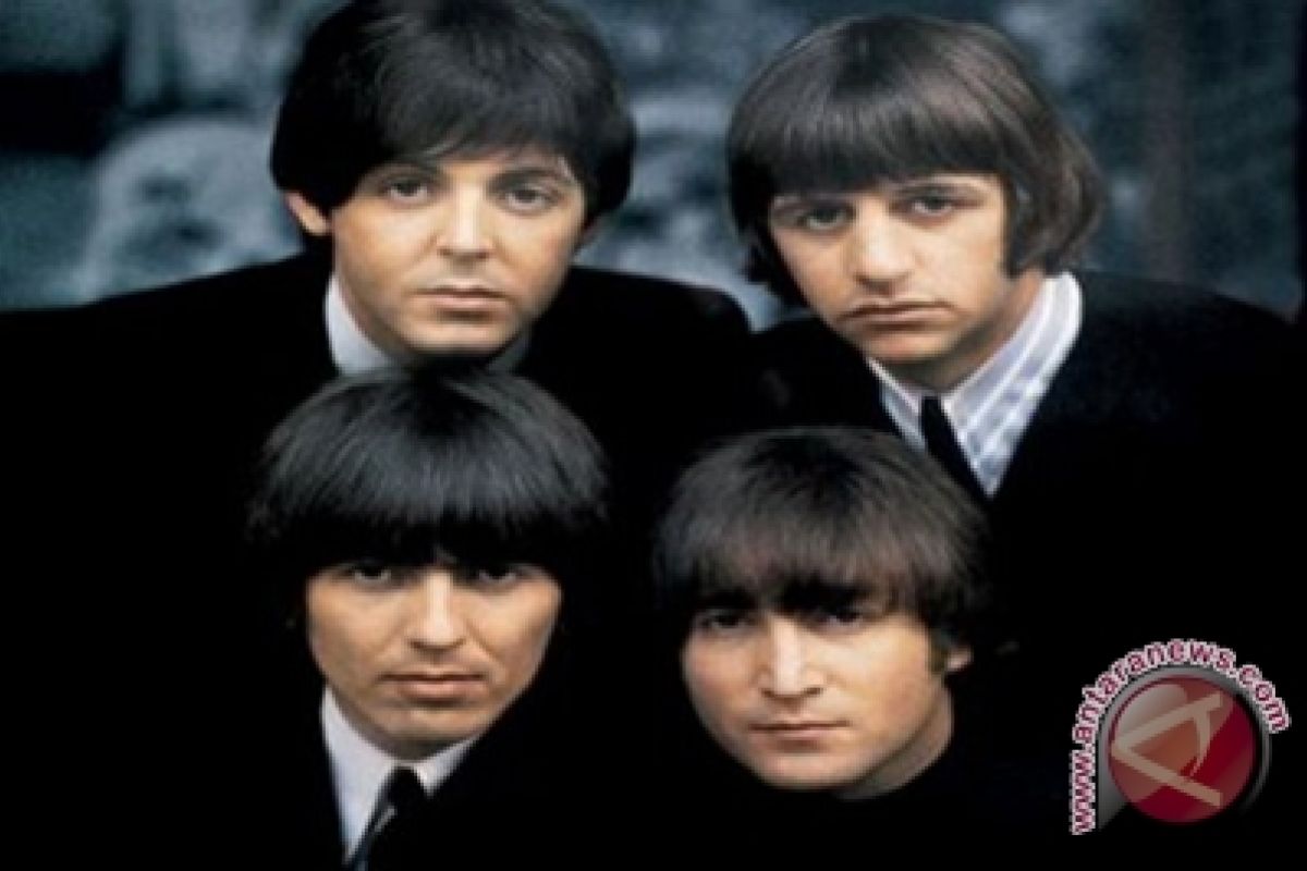 Drummer Beatles Ringo Starr dianugerahi gelar bangsawan