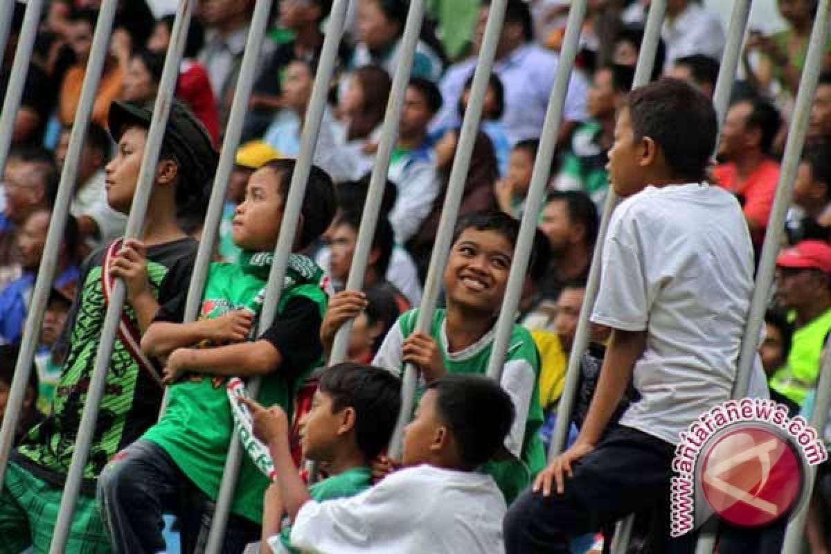 Bupati Sleman ajak suporter PSS berbenah