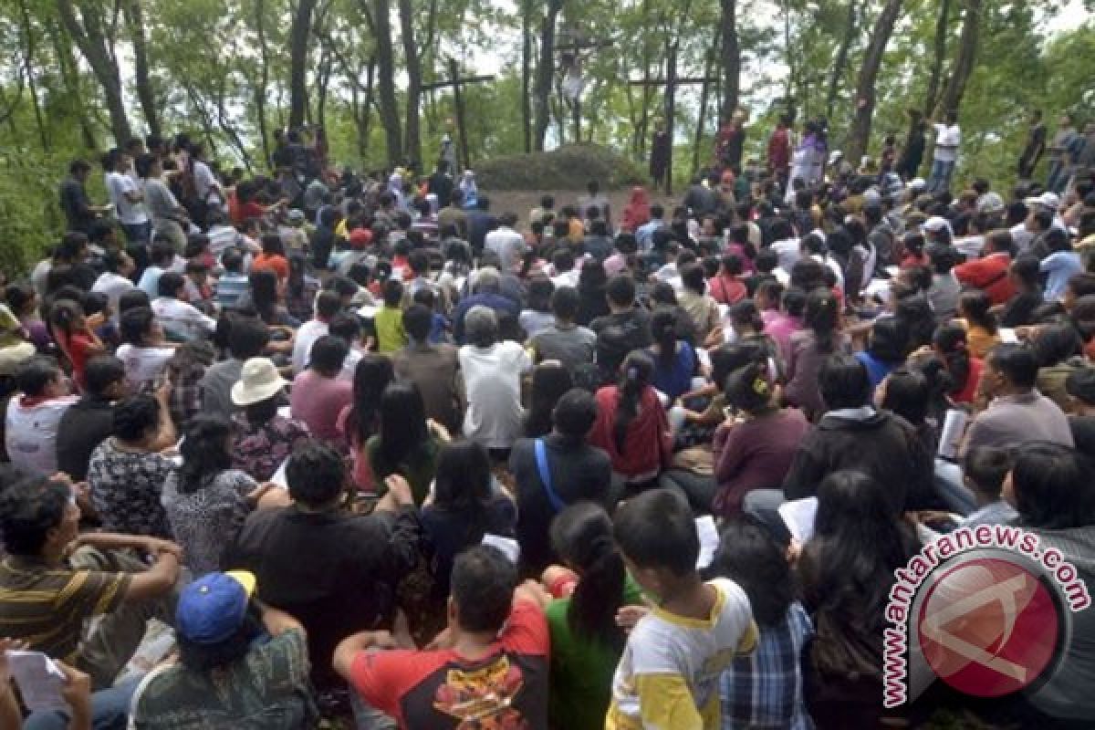 Prosesi Jumat Agung Di Larantuka