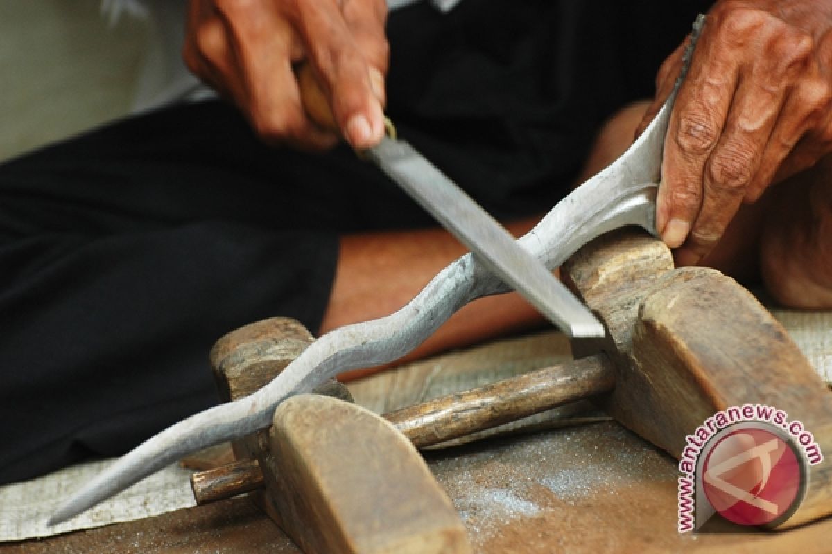 Banyusumurup kampung kerajinan keris peninggalan Majapahit 