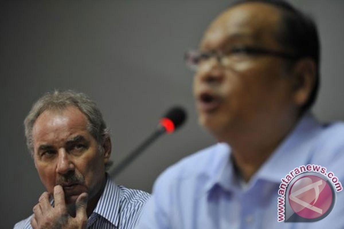 Rahim Soekasah: PSSI harus bergandengan erat dengan pemerintah