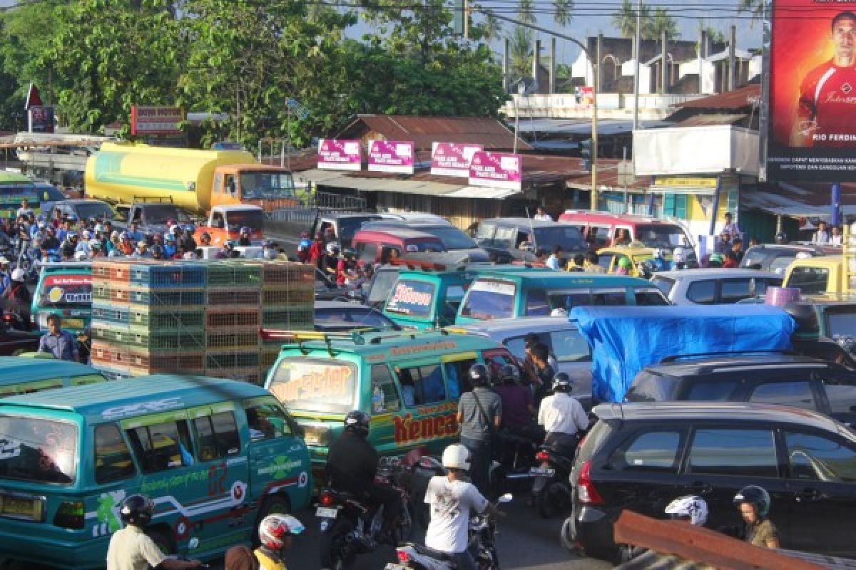 Sering Macet, Pemerintah Akan Atasi Permasalahan Jalan Bypass Padang