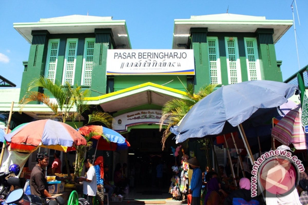 Pasar Beringharjo buka sampai malam penuhi kebutuhan wisatawan