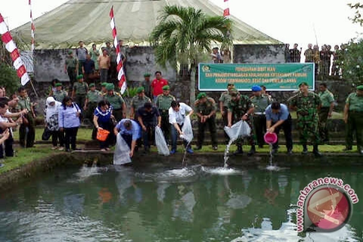 Wali Kota Manado tebar benih ikan air tawar
