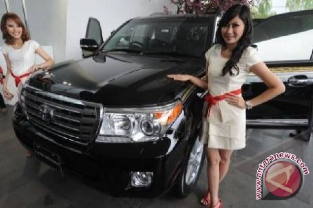 Toyota Turunkan Harga New Land Cruiser 200