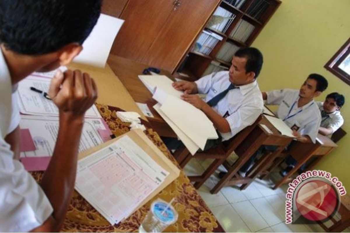 Siswa SLB di Palembang jalani UN