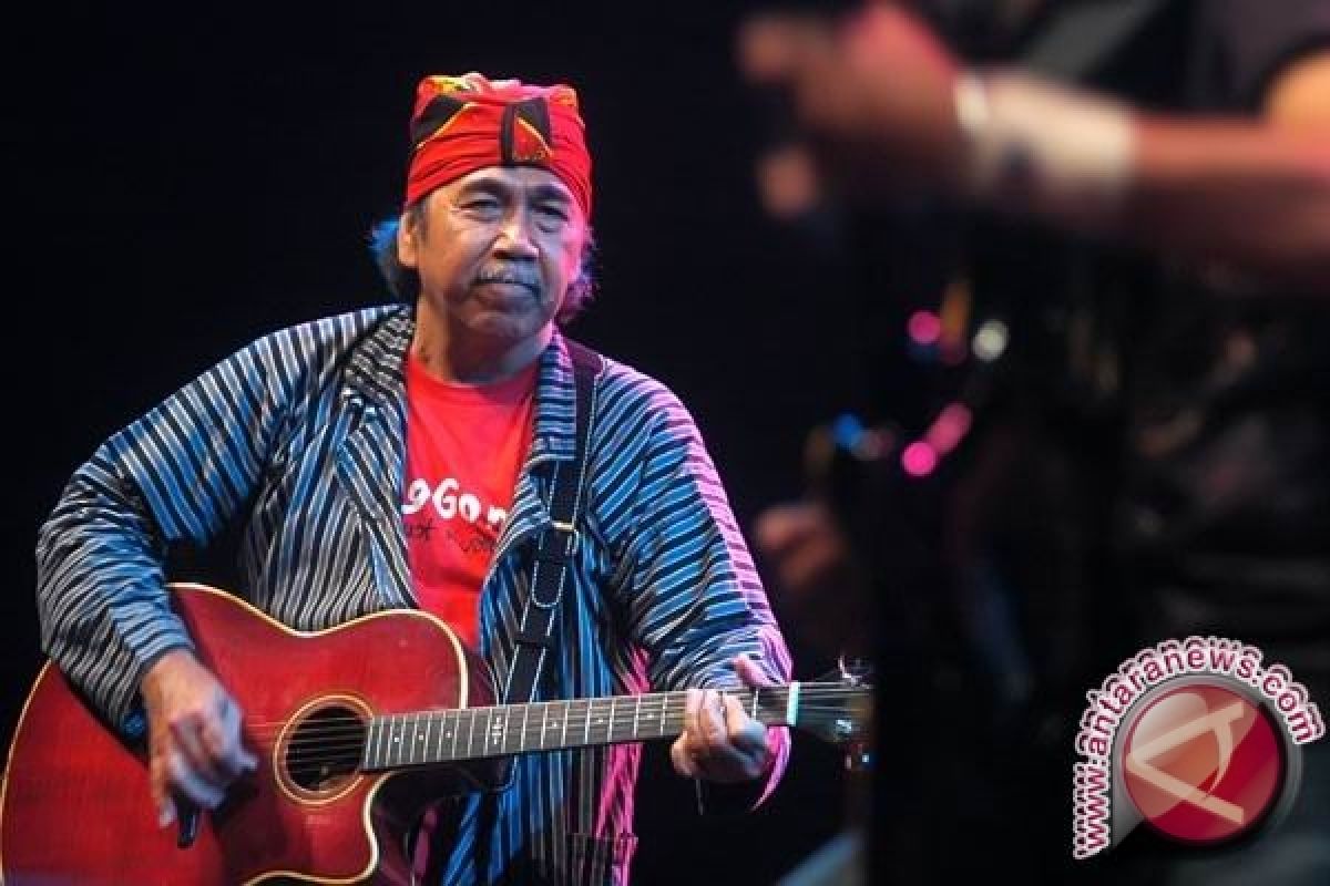 Sawung Jabo berkolaborasi dengan band Ndeso Jambi