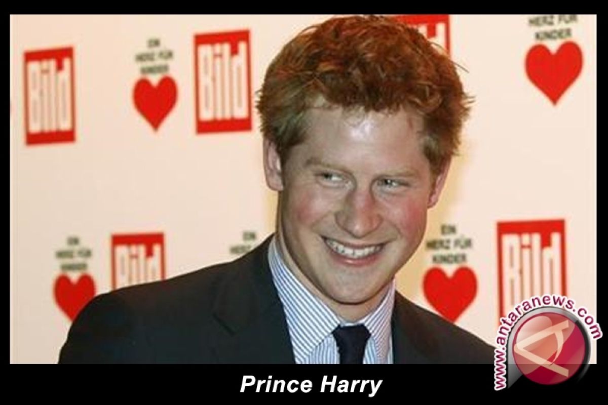 Pangeran Harry pacari penyanyi girlband 