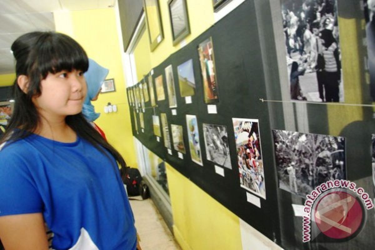 Pameran Foto Hari Sedekah