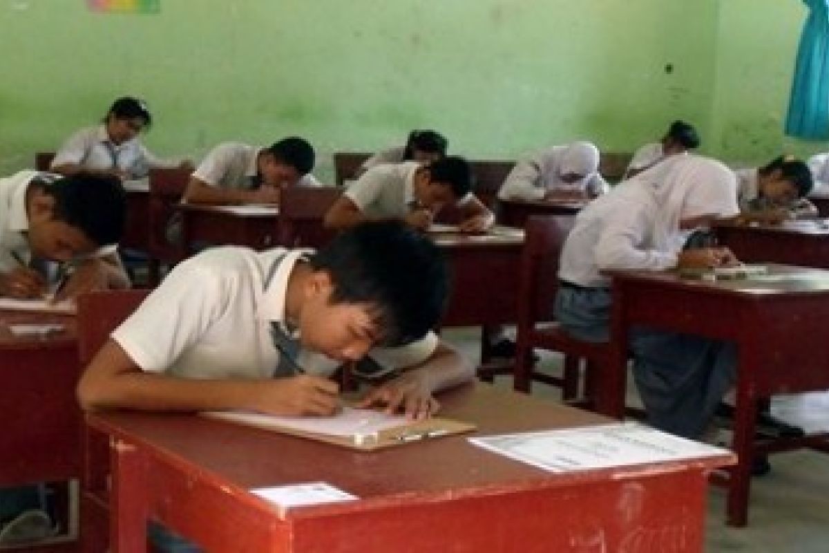 130 SMA sederajat Kepri laksanakan UNBK