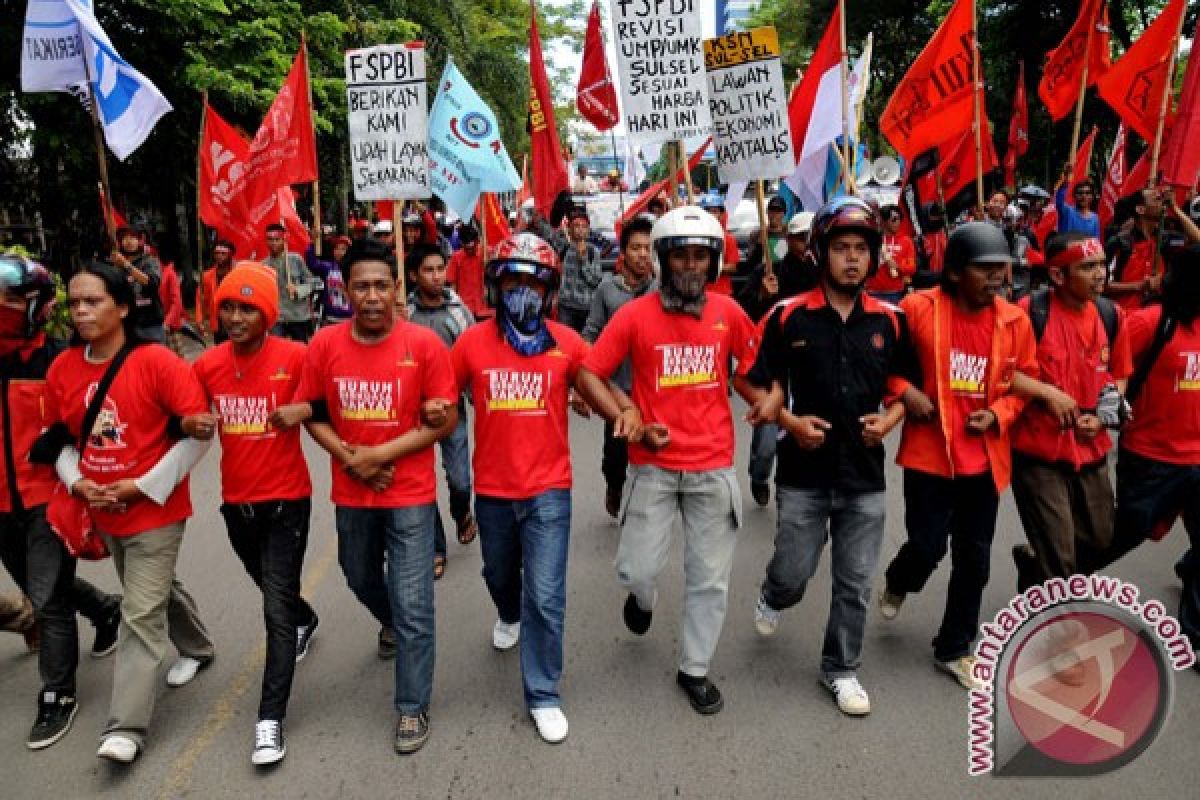 Protesters call for May Day as holiday