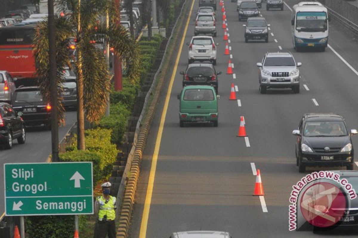 Pagi ini uji coba  "contra flow" Grogol-Slipi