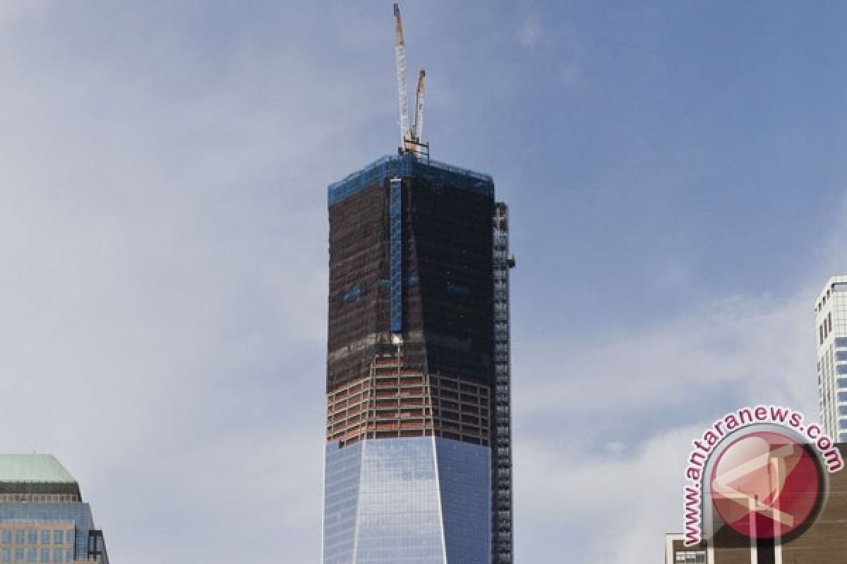 Empat pria ditahan karena melompat dari puncak WTC