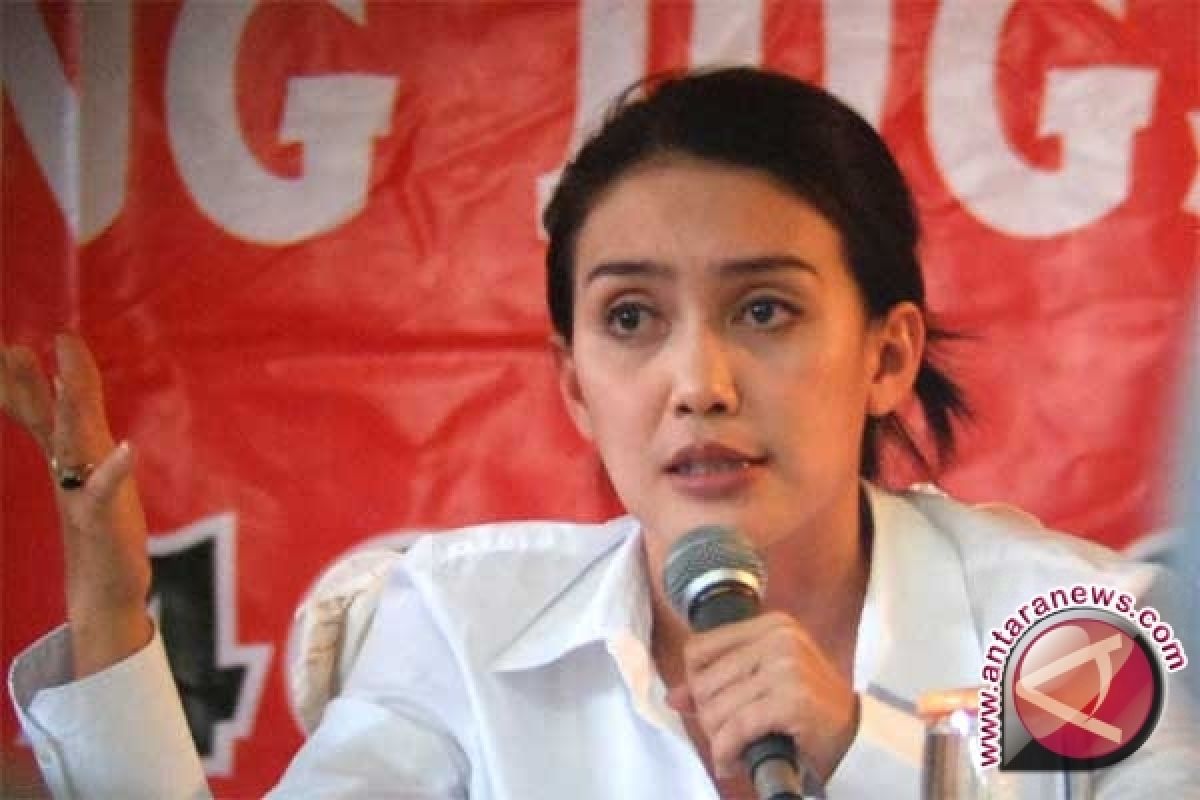 Rieke desak  SBY bebaskan  Wilfrida dari hukuman 