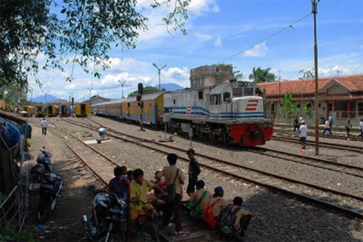 Arus balik Stasiun Rangkasbitung mulai padat