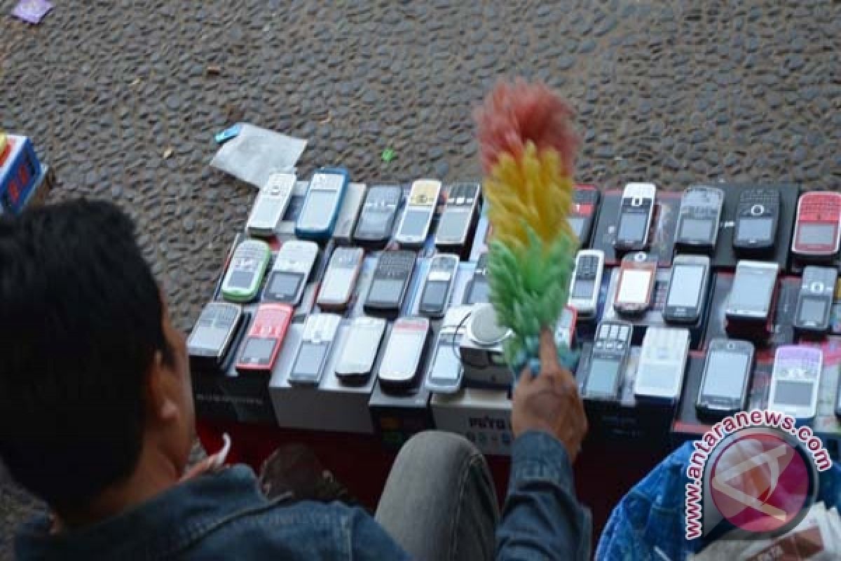 Peminat telepon genggam bekas cukup tinggi 