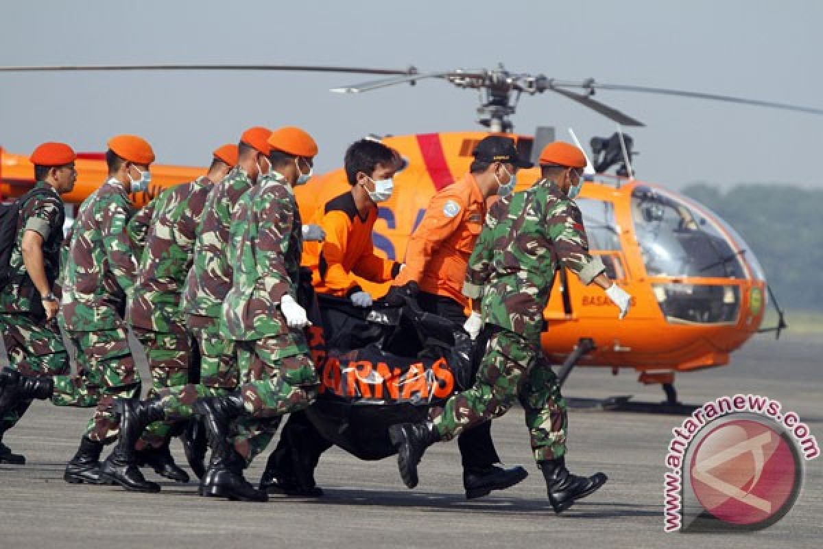 Remains of three more victims arrive at Jakarta airbase 