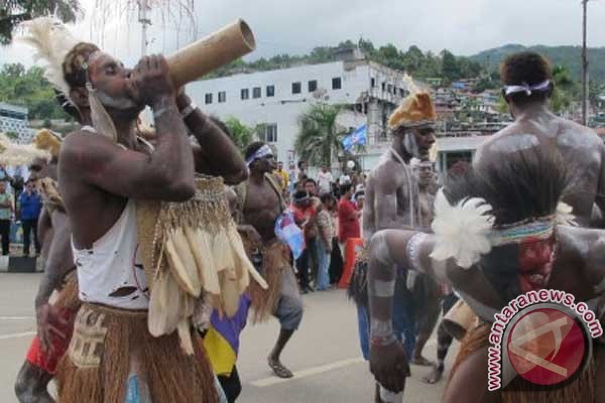 Pesta Budaya Asmat ditunda Januari 2016