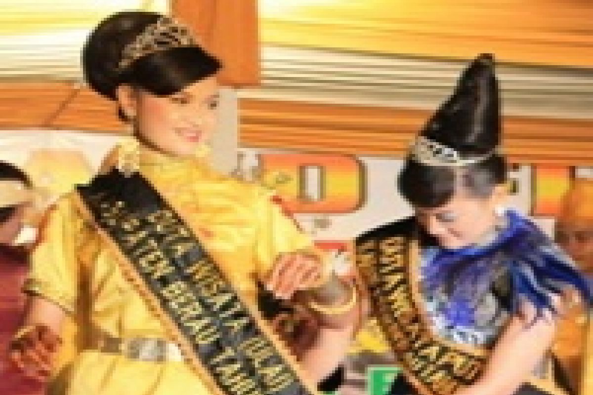 Silvana Dan Fauzi Duta Wisata Berau 